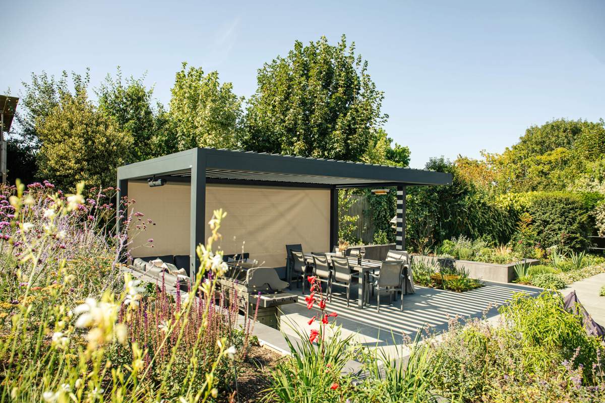 https://www.cbsolarshading.co.uk/app/uploads/2024/08/CB-Lower-Holbrook-Deluxe-Outdoor-Living-Pod-16-scaled-1_opt-1.jpg