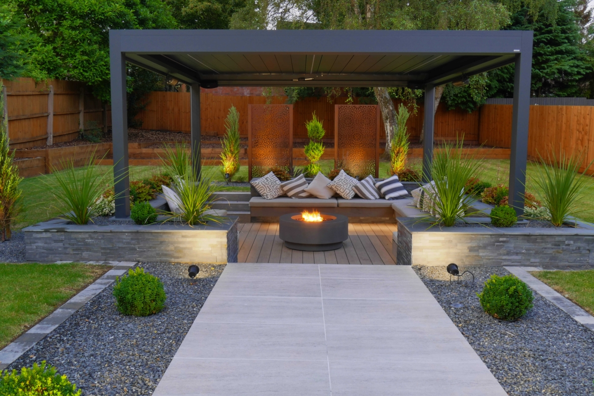 Deluxe outdoor living pod with fire pit